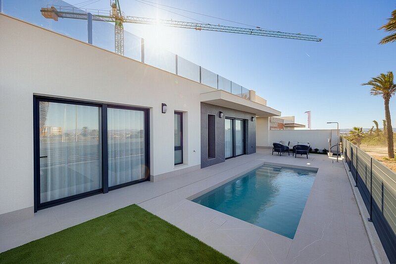 Luxury 3-Bed Detached Villas with Private Pool