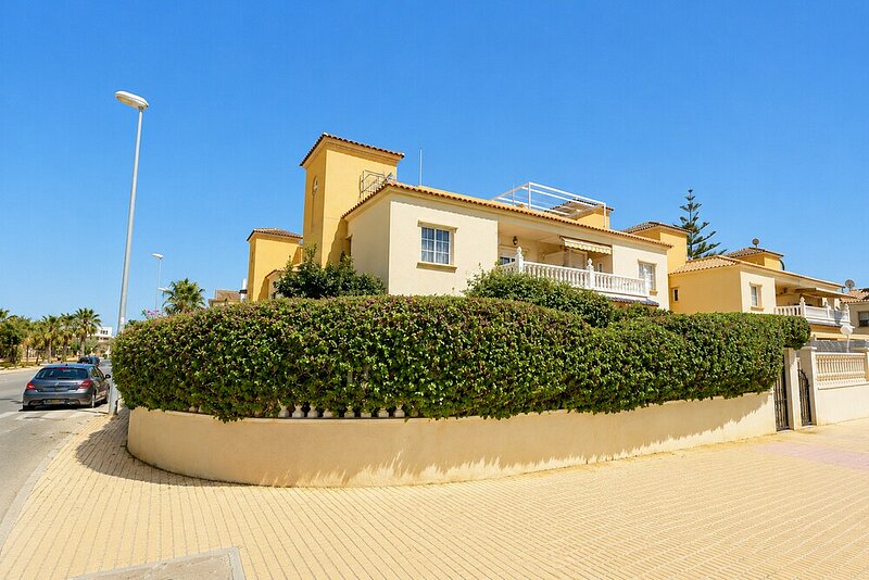 2 Bed Corner Ground Floor Bungalow In Lomas De Cabo Roig