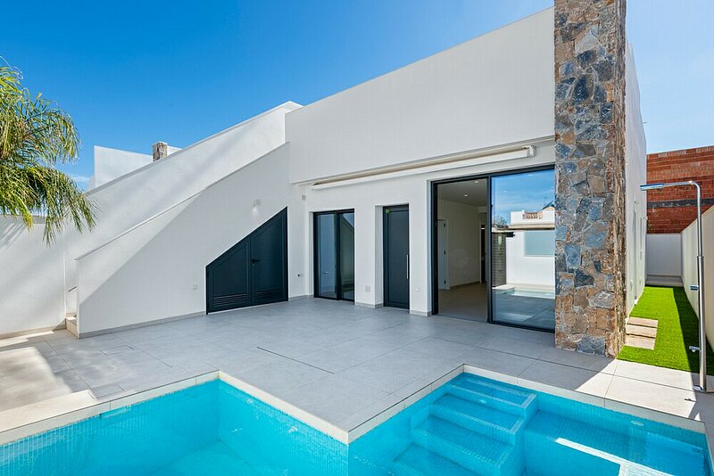 Luxury 3 Bed Detached Villa With Private Pool