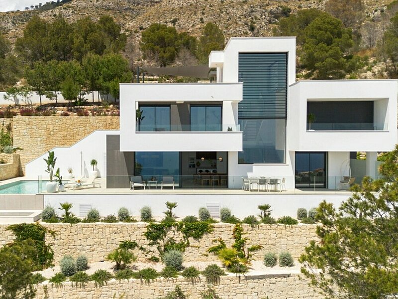 Turnkey Luxury: South-Facing Contemporary Villa in Sierra de Altea