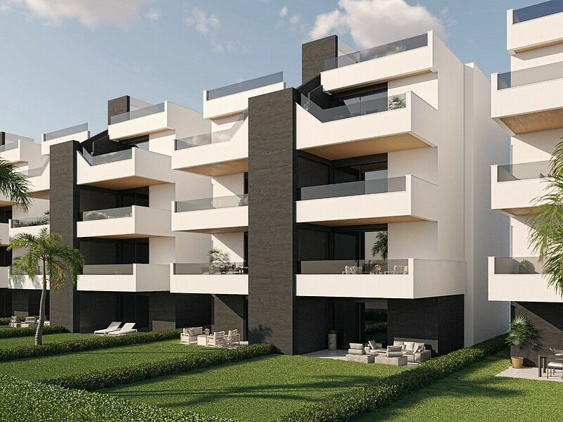 Key-Ready 2-Bed Frontline Golf Apartment
