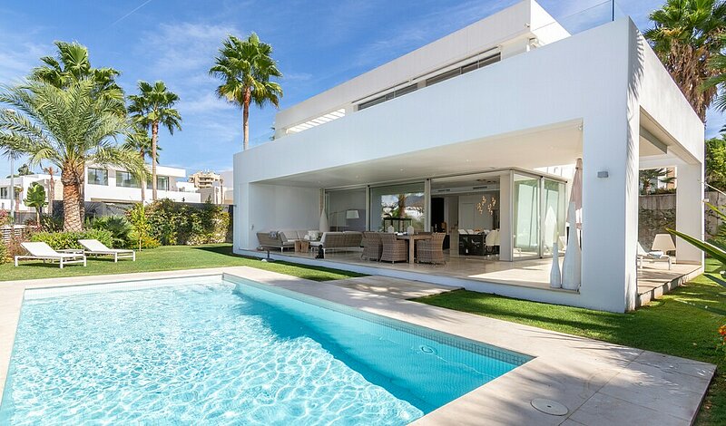 Luxury 3-Bed Key-Ready Villa in La Finca de Marbella