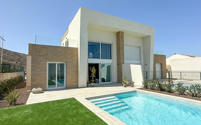 3 Bed Semi-Detached Villa With Private Pool And Solarium