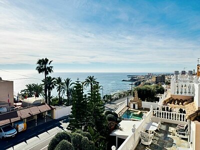Stunning 4/5 Bed Villa in Torre La Mata – Just 180m to the Sea!