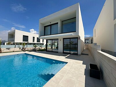 Large 3 Bed Villas
