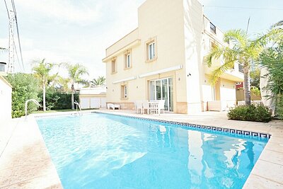 Luxurious Detached Villa