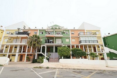 Bright Renovated 1-Bedroom Apartment with Sea Views