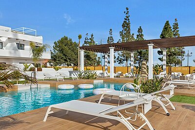 Frontline Golf 3-Bed Luxury Apartments at La Serena