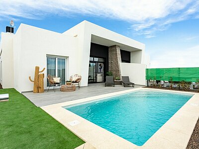 3 Bed Semi-Detached Villa With Private Pool And Solarium